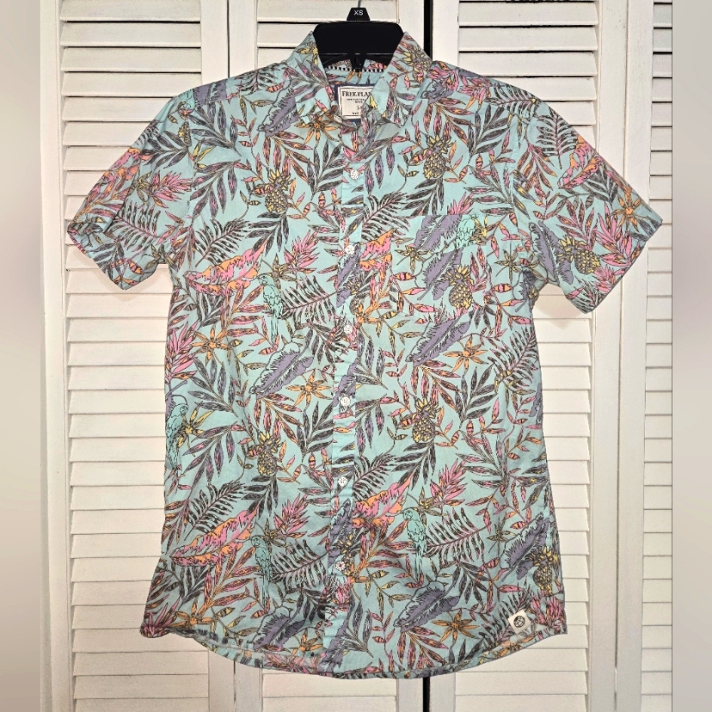 Free Planet Men's S Button Down Shirt Tropical Print